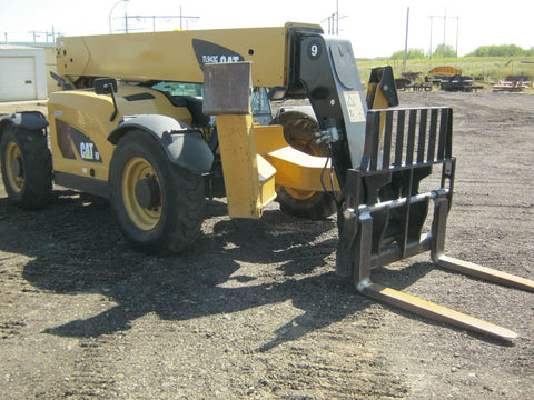 2013 Caterpillar TH943C Telehandler.