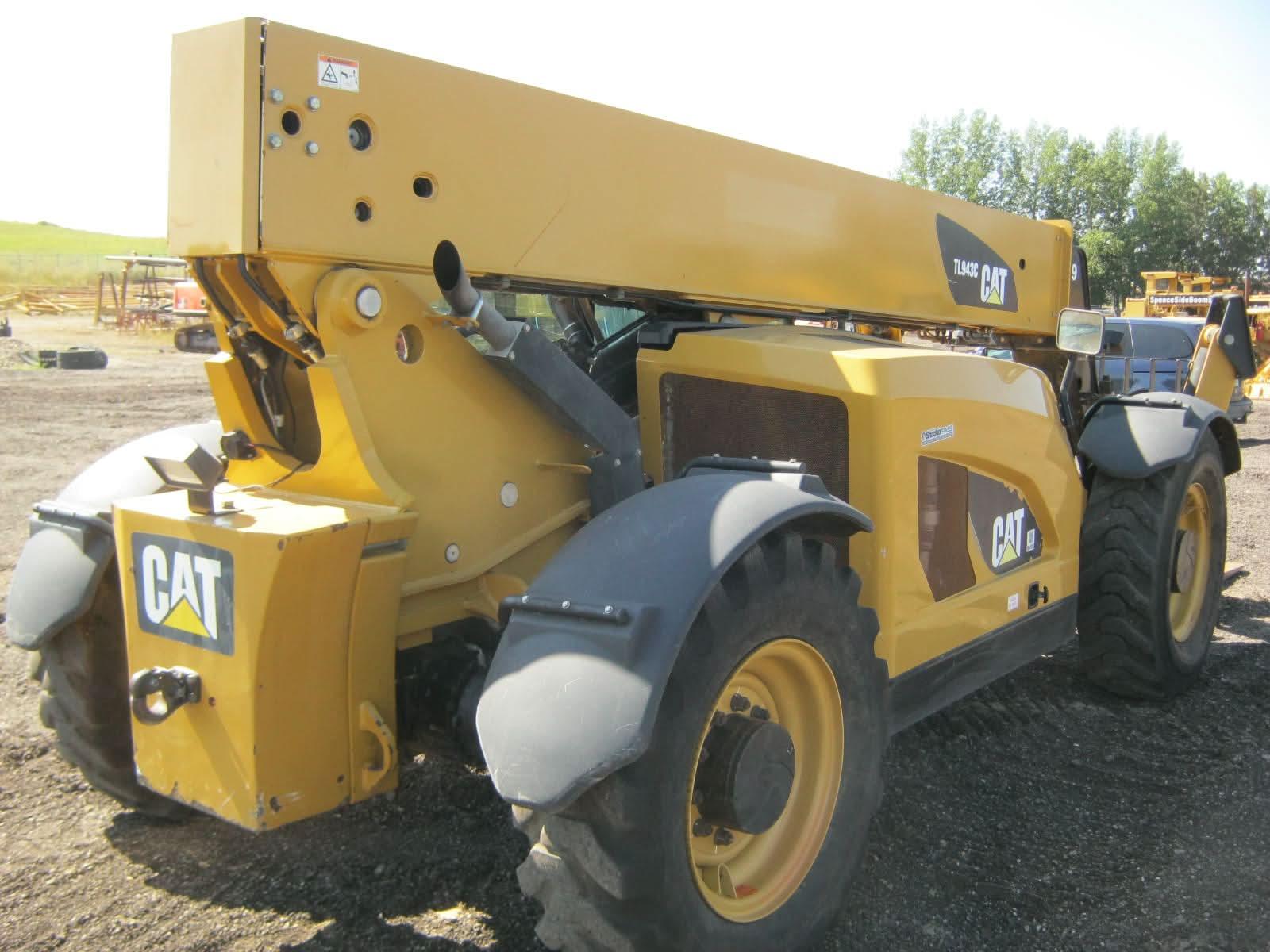 2013 Caterpillar TH943C Telehandler.