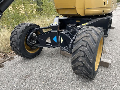 2014 Genie JLGZX135 Lift - Boom