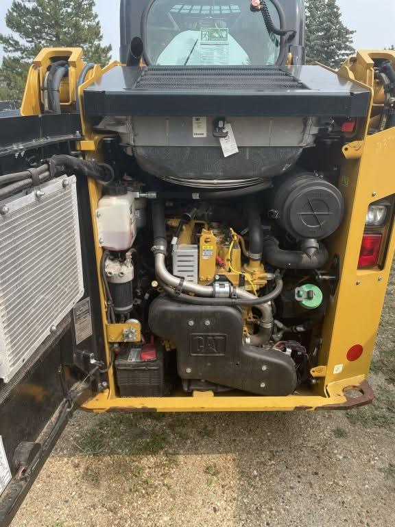 2016 Caterpillar 236D Skid Steer Loader.
