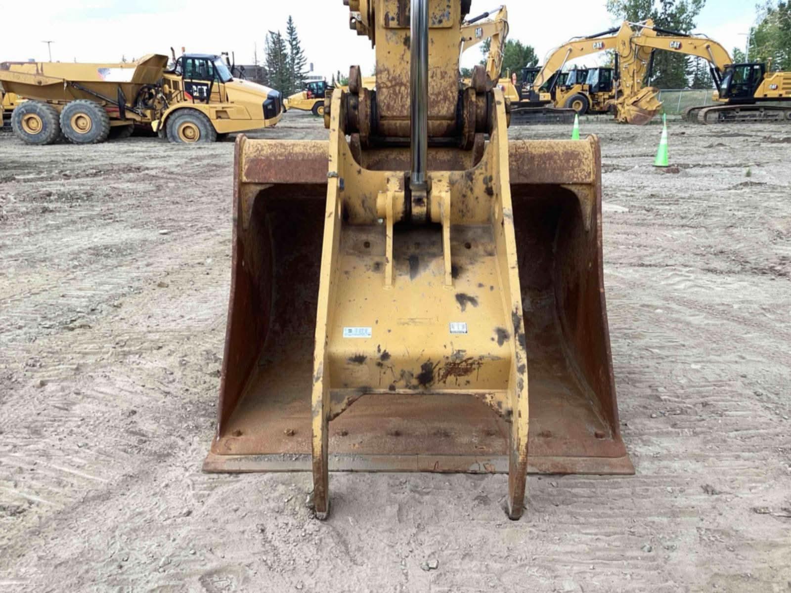 2022 Caterpillar 340 Excavator